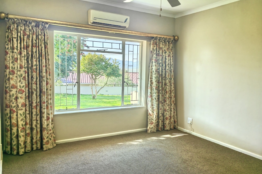 4 Bedroom Property for Sale in Bonnievale Western Cape